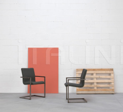 Стул с подлокотниками Conference base 151 фабрика Torre