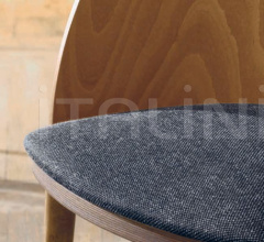 Стул с подлокотниками DB006437 фабрика Dialma Brown