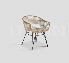 Стул с подлокотниками DB006286 фабрика Dialma Brown