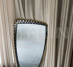 Настенное зеркало Dorian Настенное зеркало Dorian фабрика Tacchini