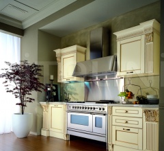 Кухня Solaria laccato crema фабрика Tomassi Cucine (закрыта)