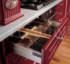 Кухня Solaria laccato rossa Кухня Solaria laccato rossa фабрика Tomassi Cucine (закрыта)