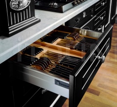 Кухня Solaria laccato nero Кухня Solaria laccato nero фабрика Tomassi Cucine (закрыта)