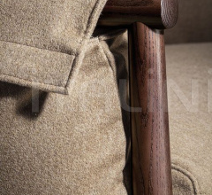 Кресло Times Lounge фабрика Poltrona Frau