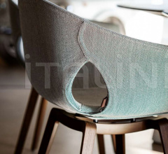 Стул Ginger Ale Стул Ginger Ale фабрика Poltrona Frau