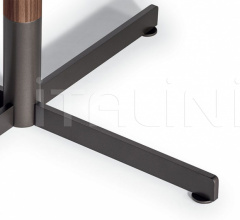 Барный стол Bob Bistrot Барный стол Bob Bistrot фабрика Poltrona Frau