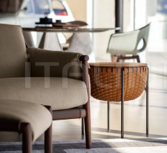 Кресло Times Lounge фабрика Poltrona Frau