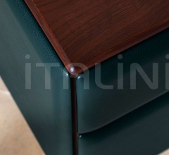 Тумбочка Moondance Тумбочка Moondance фабрика Poltrona Frau