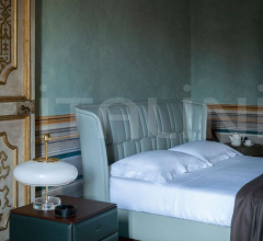 Тумбочка Moondance Тумбочка Moondance фабрика Poltrona Frau