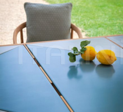 Стул с подлокотниками The Secret Garden Стул с подлокотниками The Secret Garden фабрика Poltrona Frau