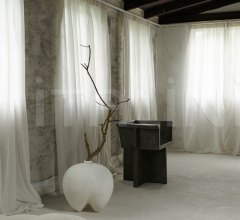 Стул с подлокотниками Brutus Dining Chair - Dark Grey фабрика 101 Copenhagen