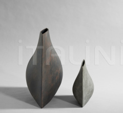 Итальянские Предметы интерьера - Ваза Origami Vase, Mini - Dark Grey Итальянские Предметы интерьера - Ваза Origami Vase, Mini - Dark Grey фабрика 101 Copenhagen