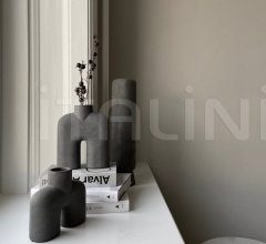 Итальянские Предметы интерьера - Ваза Kabin Vase, Tall - Dark Grey Итальянские Предметы интерьера - Ваза Kabin Vase, Tall - Dark Grey фабрика 101 Copenhagen