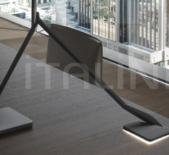 Настольный светильник Jackie Настольный светильник Jackie фабрика Panzeri