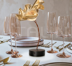 Итальянские Настольные светильники - Настольный светильник LAFLEUR Итальянские Настольные светильники - Настольный светильник LAFLEUR фабрика Slamp