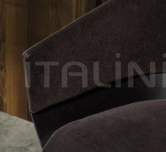 Стул с подлокотниками HOUDINI Стул с подлокотниками HOUDINI фабрика E15