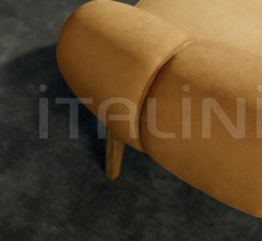 Кресло Croissant Lounge Chair Кресло Croissant Lounge Chair фабрика Gubi
