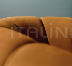 Кресло Croissant Lounge Chair Кресло Croissant Lounge Chair фабрика Gubi