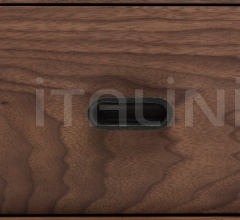 Тумбочка MCQUEEN BEDSIDE CHEST Тумбочка MCQUEEN BEDSIDE CHEST фабрика De La Espada