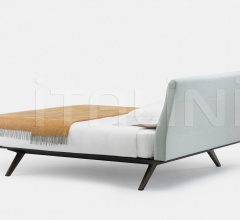 Кровать HEPBURN BED Кровать HEPBURN BED фабрика De La Espada