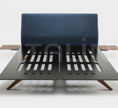 Кровать HEPBURN BED Кровать HEPBURN BED фабрика De La Espada