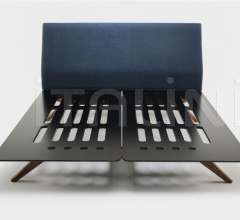 Кровать HEPBURN BED Кровать HEPBURN BED фабрика De La Espada