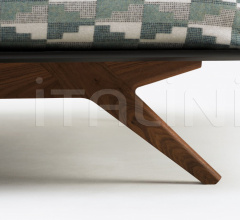 Кровать HEPBURN BED Кровать HEPBURN BED фабрика De La Espada