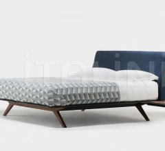 Столик HEPBURN SIDE TABLE Столик HEPBURN SIDE TABLE фабрика De La Espada