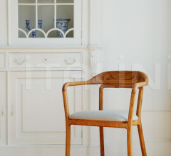 Стул с подлокотниками DUET CHAIR - UPHOLSTERED SEAT Стул с подлокотниками DUET CHAIR - UPHOLSTERED SEAT фабрика De La Espada