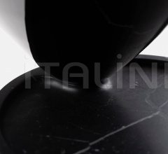 Столик LAUREL SIDE TABLE IN MARBLE Столик LAUREL SIDE TABLE IN MARBLE фабрика De La Espada