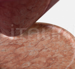 Столик LAUREL SIDE TABLE IN MARBLE Столик LAUREL SIDE TABLE IN MARBLE фабрика De La Espada