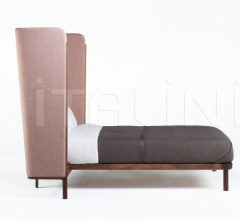 Кровать DUBOIS BED TALL HEADBOARD WITH BEDSIDE TABLES Кровать DUBOIS BED TALL HEADBOARD WITH BEDSIDE TABLES фабрика De La Espada