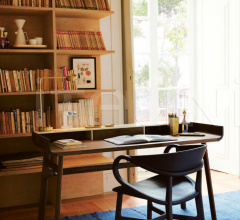 Стул с подлокотниками VIVIEN DINING CHAIR фабрика De La Espada