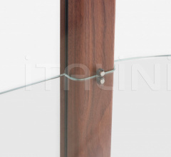 Витрина SOLO TALL VITRINE Витрина SOLO TALL VITRINE фабрика De La Espada