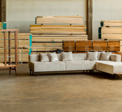 Витрина SOLO TALL VITRINE Витрина SOLO TALL VITRINE фабрика De La Espada