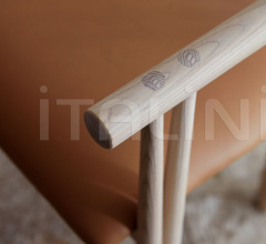 Стул с подлокотниками ELLIOT DINING CHAIR Стул с подлокотниками ELLIOT DINING CHAIR фабрика De La Espada