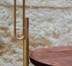 Столик HANDLE SIDE TABLE Столик HANDLE SIDE TABLE фабрика De La Espada