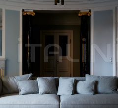 Диван BELLE REEVE SOFA - LONG SOFA WITH ONE ARM + FLAT ARMREST Диван BELLE REEVE SOFA - LONG SOFA WITH ONE ARM + FLAT ARMREST фабрика De La Espada