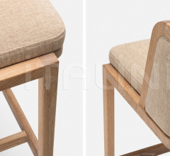 Барный стул THRONE BAR STOOL - UPHOLSTERED Барный стул THRONE BAR STOOL - UPHOLSTERED фабрика De La Espada