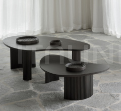 Кофейный столик Mahogany Boomerang dark brown coffee table Кофейный столик Mahogany Boomerang dark brown coffee table фабрика Ethnicraft