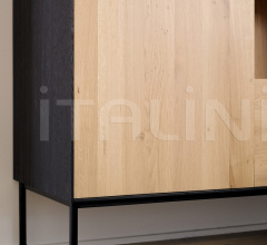 Итальянские Буфеты - Буфет-шкаф Oak Blackbird storage cupboard Итальянские Буфеты - Буфет-шкаф Oak Blackbird storage cupboard фабрика Ethnicraft