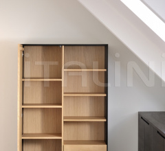 Итальянские Буфеты - Буфет-шкаф Oak Blackbird storage cupboard Итальянские Буфеты - Буфет-шкаф Oak Blackbird storage cupboard фабрика Ethnicraft