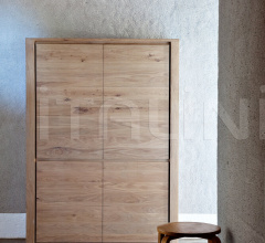 Итальянские Буфеты - Буфет-шкаф Oak Shadow storage cupboard Итальянские Буфеты - Буфет-шкаф Oak Shadow storage cupboard фабрика Ethnicraft