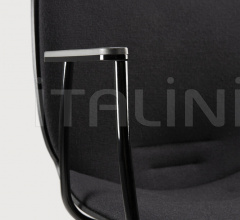 Кресло RBM Noor office chair - with armrest - black Кресло RBM Noor office chair - with armrest - black фабрика Ethnicraft