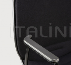 Кресло RBM Noor office chair - with armrest - black Кресло RBM Noor office chair - with armrest - black фабрика Ethnicraft