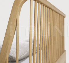 Итальянские Кровати - Кровать Oak Spindle bed фабрика Ethnicraft