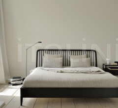 Итальянские Кровати - Кровать Oak Spindle black bed фабрика Ethnicraft