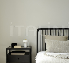 Тумбочка Oak Spindle black bedside table Тумбочка Oak Spindle black bedside table фабрика Ethnicraft