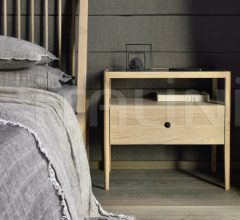 Тумбочка Oak Spindle bedside table Тумбочка Oak Spindle bedside table фабрика Ethnicraft