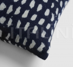 Подушка Navy Dots cushion Подушка Navy Dots cushion фабрика Ethnicraft